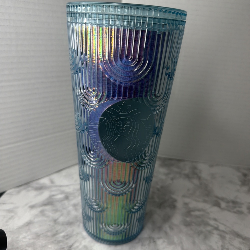 Starbucks Spring 2022 Iridescent Mermaid Scales Tumbler Cold Cup Venti 24 oz NEW
